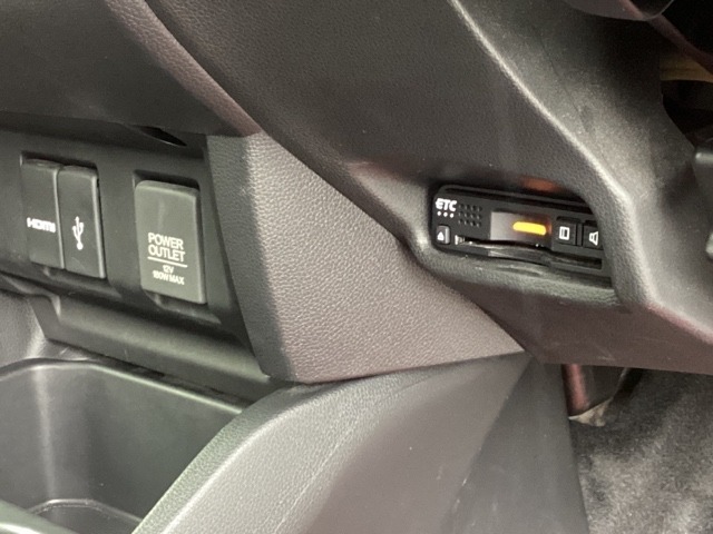 ETC付いてます。ETCが使用可能な道路通行料はキャッシュレスでスマートに走行できます。再セットアップして納車致します。
