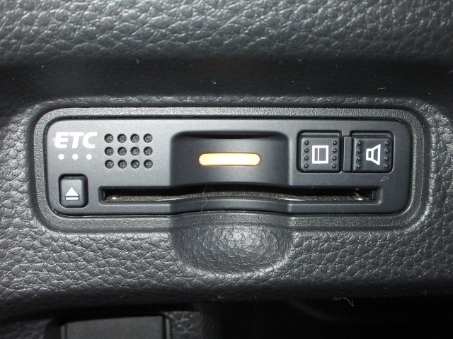 今や必需品のETCが付いています！ETCを使えば土日祝日割や深夜割などのメリットを受けることができます。（※注、ETCセットアップ費用は含まれておりません。別途必要となります。