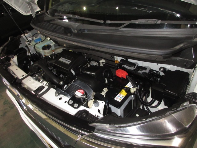 内装、外装、エンジンルームの隅ずみまでクリーニングを実施してお渡しします！プロが仕上げをしましたからピッカピカですよ～！点検整備もきっちり実施いたします。