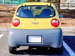 傷やヘコミのあるお車もリーズナブルな価格で修理後ご納車も出来ます。