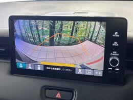 【メーカー純正9型ナビ】インテリアに溶け込むスタイリッシュな「専用設計」メーカーナビを装備♪視認性や操作性など基本性能にも優れ、より上質なカーライフをお楽しみいただけます。