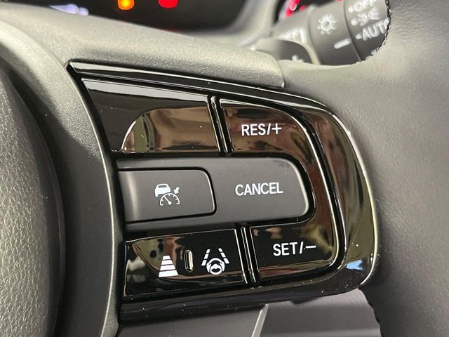 【パワーバックドア】スマートキーや運転席のボタンを押すだけでリアゲートが自動で開閉します！荷物を持っている時や、高い位置にあるバックドアを閉める際に便利な機能です♪