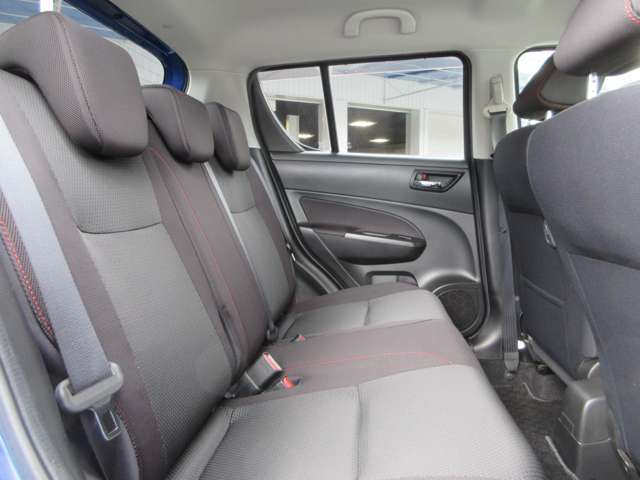 商品化工場を完備していますので、綺麗なお車をご提供させていただく事が可能です♪