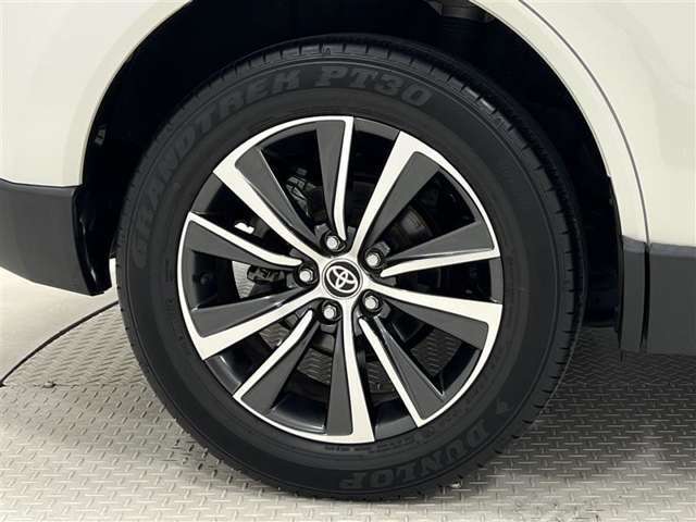 タイヤサイズは225/60R18！純正アルミホイール！納車前の点検時にタイヤ交換させていただきます！