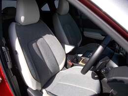 コックピットのような包まれるデザイン