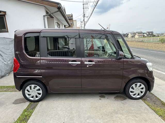 便利な両側スライドドア。助手席側は電動でピラーレスのパノラマオープンです。子育てや介護などに便利です。