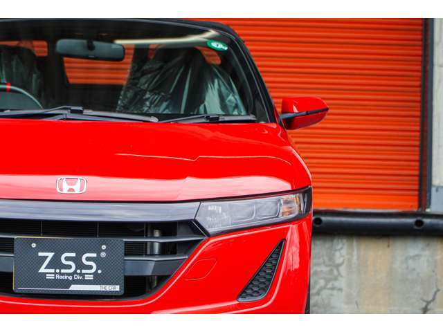 新品にてカーボンエンジンフード、ハイマウントカバー、テール、ヘッドライトカバー、ステアリングをカスタムしたS660です！！
