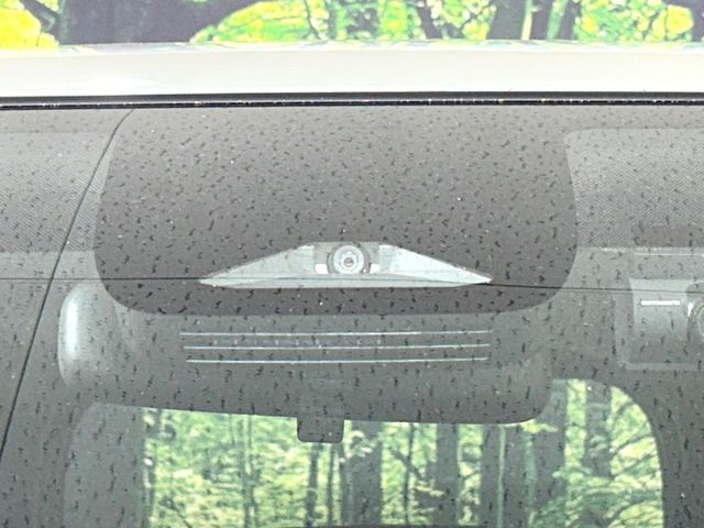 【トヨタセーフティセンス】走行中に前方の車両等を認識し、衝突しそうな時は警報とブレーキで衝突回避と被害軽減をアシスト。より安全にドライブをお楽しみいただけます。