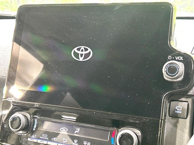 【メーカー純正ナビ】インテリアに溶け込むスタイリッシュな「専用設計」メーカーナビを装備♪視認性や操作性など基本性能にも優れ、より上質なカーライフをお楽しみいただけます。