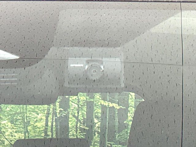 【ドライブレコーダー】安心・安全なカーライフに必須のドライブレコーダーを装備！走行中はもちろん、あおり運転や事故に遭遇した際の状況も映像で記録し、万一のリスクに備えます。