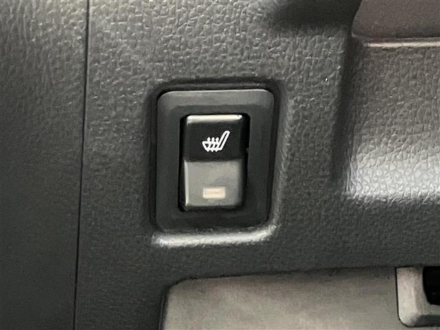 納車前に内外装のクリーニングをいたします。各種コーティング（別途有料）もご用意しておりますので、是非ご相談ください。