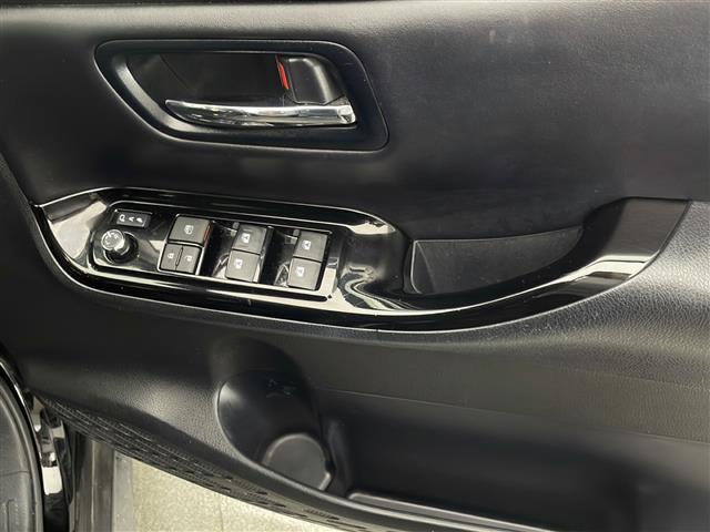 気になる車はお電話やメールで当店にお問い合わせください。なお、お電話での在庫の取り置きはできません。ご来場の際は、商談が重なる事が増えていますので事前に在庫有無をご確認くださいませ。