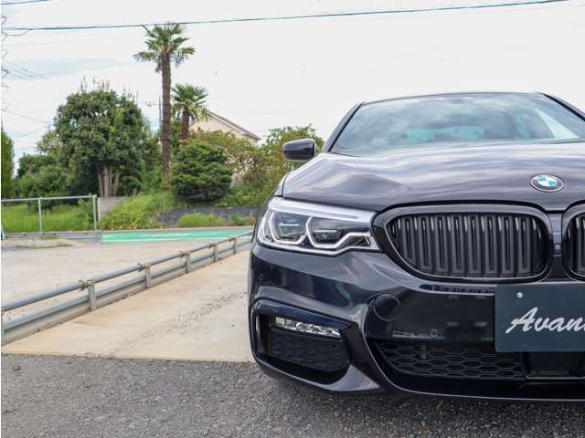 輸入車が初めてという方にも安心してお買い求め頂けるよう修復歴無し・実走行車・正規ディーラー車を厳選して仕入れております。