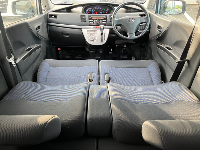 カーズ大阪では中古車販売をメインに各種保険の取扱、板金修理まで幅広く対応しています。中古車販売は全国どこでも対応可能！遠方の方でも安心して買ってもらえるような取り組み・工夫を行なっています。