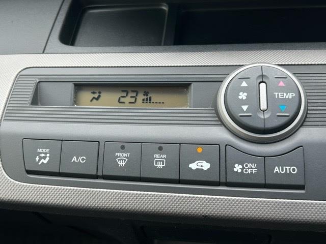 【　オートエアコン　】車内温度を感知して自動で温度調整をしてくれるのでいつでも快適な車内空間を創り上げます！