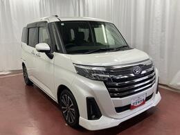 高さも幅もゆったりワイドなスライドドアの開口と低いステップで、乗り降りもラクラク！