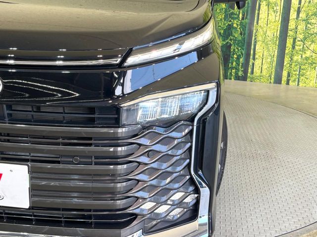 【LEDヘッドライト】悪天候や夜間走行時も良好な視界を確保し安心して運転できる高輝度LEDヘッドライトを装備！点灯速度が早く、消費電力も抑えられています。