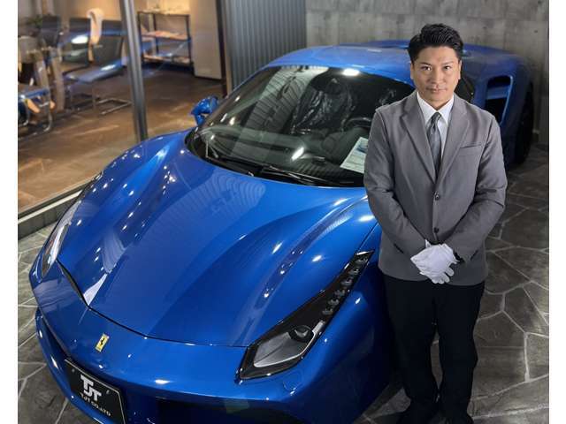 マネージャーの篠田と申します。弊社取扱い車輛をご覧頂きありがとうございます。お車の購入は人生の中で大きな買い物となります。全力でサポートいたします。ご来店、お問合せ、心よりお待ちしております。