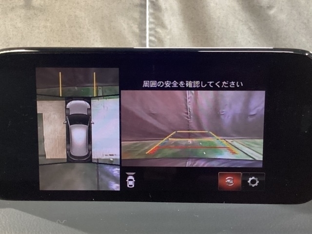狭い場所での駐車やすれ違いなどでより的確な運転操作に役立つ360°ビューモニターが装備されています。
