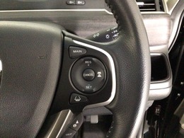 【アダプティブ・クルーズ・コントロール】予め設定した車速内でクルマが自動的に加減速。 前走車との適切な車間距離を維持しながら追従走行し、高速道路でのドライバーの疲労を軽減してくれる嬉しい機能付♪