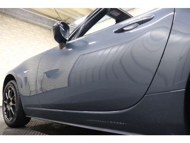 HMRではガラスコーティングの施工も行なっています。艶を維持されたい方はご納車時に同時施工がおすすめです。