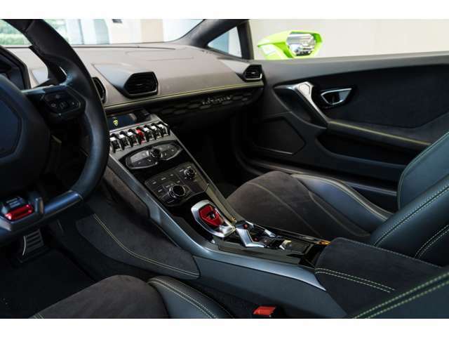 Full electric and heated seats