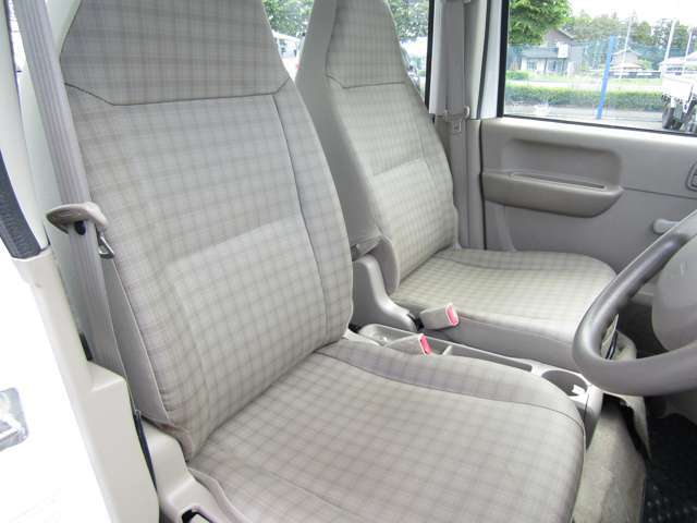 お車のカスタムや外装磨き、板金作業、各種新品部品や中古部品もお探しします●あいおい損保代理店●任意保険の取扱いも御座います●上級資格者が常駐●無料お見積り●加入者はロードサービス付●詳細は当社まで●
