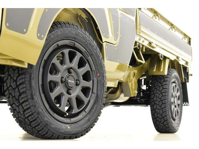 タイヤはハードカーゴといえば定番のジオランダーX-AT！貨物専用の車検対応オールテレーンタイヤ。走りも格段にアップ！