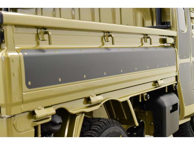 《傷を気にせず使いまくれ！》カラーアクセントだけではなく、車体の傷も守る頼れるヤツ！