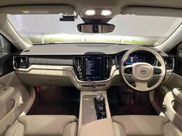 Googleナビ搭載のV60！♪安全装備や快適装備も標準装備となっております！スタッフお勧めの一台です！