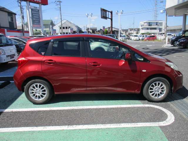 内外装＆エンジンルームは専門業者にてクリーニングを施工してご納車致します☆納車後も気持ち良くお乗り出来ます。奥様もお子様も安心ですね♪各種ボディコーティングも取り扱ってますので、お気軽にご相談下さい♪