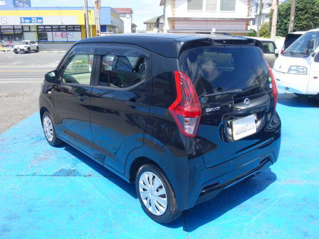 実際に車を見てみると『想像と違った』という事は少なくありません。当店なら軽自動車からコンパクト、ミニバン、セダンと幅広くご用意しておりますので、ライフスタイルにぴったりの1台を見つけてください。