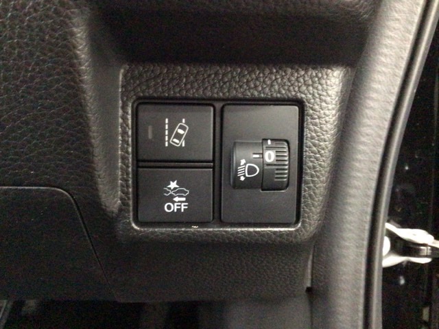 ホンダが推し進める総合先進安全装備のセンシング搭載！　衝突や斜線はみだしなどの危険が予測される時、センサーが警告。ヒューマンエラーを高度先進技術が補完してくれます。