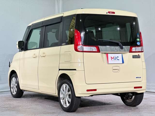 納車前にはスタッフによってピカピカに仕上げてご納車致します。オプションでガラスコーティングなどオススメ品も格安で承ります！