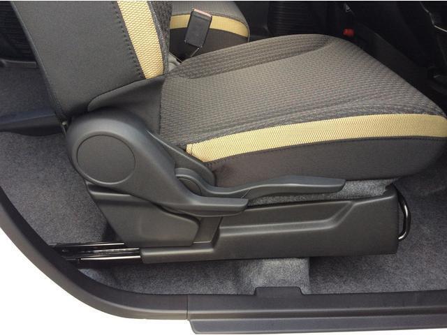 フロントシート：上下調整式