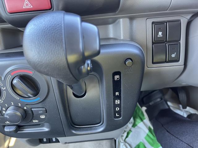 無断変速オートマ（CVT）は滑らかな変速で燃費も良いですよ！