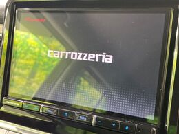 【大画面ナビ】人気の大型8インチナビを装備。存在感のある大画面はインパクト大！ナビ利用時のマップ表示は見やすく、テレビやDVDは臨場感がアップ！いつものドライブがグッと楽しくなります♪