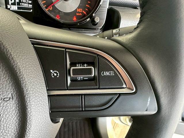 【クルーズコントロール】装備車両です。遠距離ドライブの高速道路などでは大活躍で疲労軽減に役立ちます。
