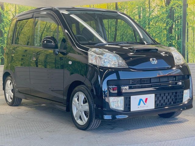 大好評のボディコーティング「弾スプラッシュコート」もご納車までに施工可能。通常のガラスコートと異なる、耐久年数6年の無機質ガラスコーティングが、ボディをキレイな状態に保ってくれます。