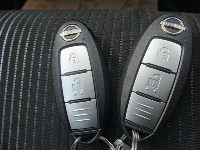 スマートキーは鍵を出さなくても開けたり閉めたりでき何かと便利です♪