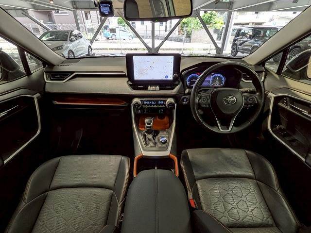 アイポイントが高く見晴らしの良い運転席です！
