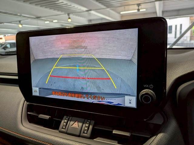 【バックモニター】を装備で駐車が苦手な方でも安心です。