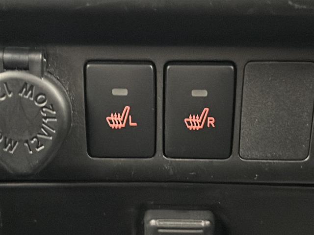 気になる車はすぐにお問い合わせください！画面右側の0066から始まる無料ダイヤルからお問い合わせ下さい！専門スタッフがお車のご質問にお答えいたします！