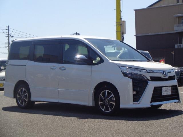 自社工場完備しており納車時の整備点検はもちろんアフターサービスや車検も安心してお任せ下さい。