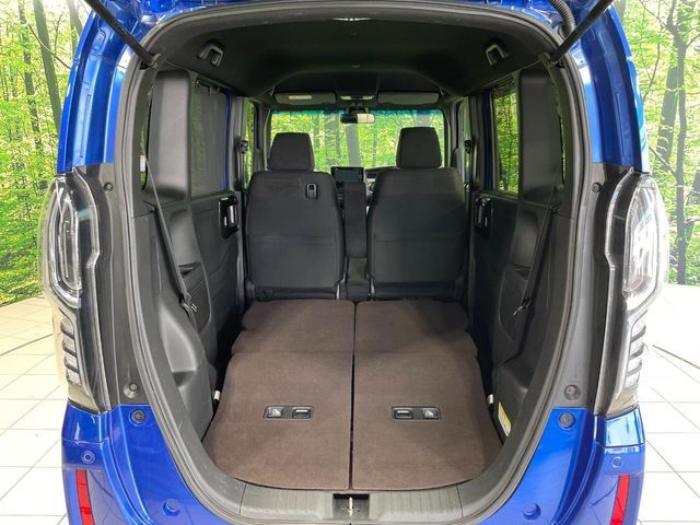 普段のお買い物や通勤、送迎等に十分な荷室スペースを確保しております。セカンドシートを倒すと、大きな荷物の積載も可能です♪