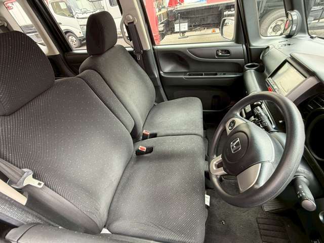 運転席シート廻りは使用感も少なく、良好な状態となっています。丁寧に使われていたことがよくわかりますね。
