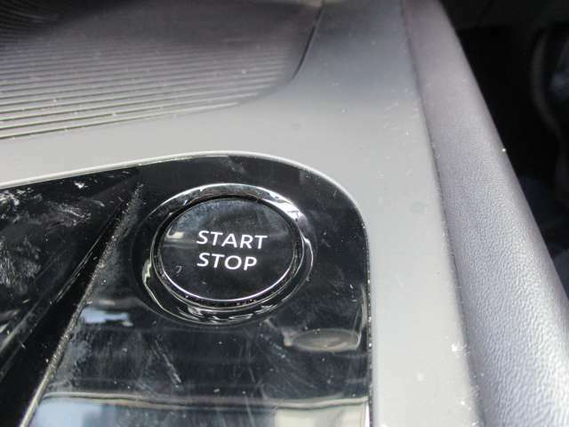プッシュスターターでスマートに始動！！ブレーキを踏みながらボタンを押すだけ！簡単です＾＾