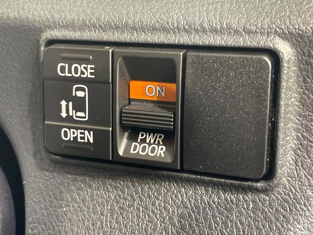 【パワースライドドア】スマートキーや運転席のスイッチでスライドドアの開閉が可能♪電動だから力を入れてドアを開ける必要が無く、小さいお子様でも、重い荷物を持っている時もラクに開け閉めできます♪
