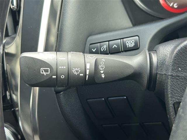 気になる車はすぐにお問い合わせください！右のカーセンサー専用無料ダイヤルから、専門スタッフがお車のご質問にお答えいたします！