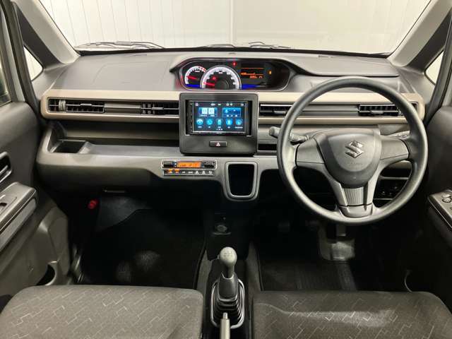 運転席からの視界が左右に広く隅々まではっきりと見渡せます。車の前端も把握しやすく安心して運転できます！